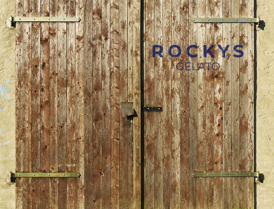 Rockys Barn Door